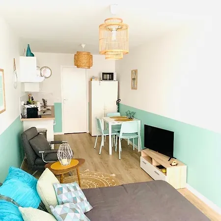 Le Mans: Studio Neuf, Moderne, Bien Place Proche Gare Apartment *